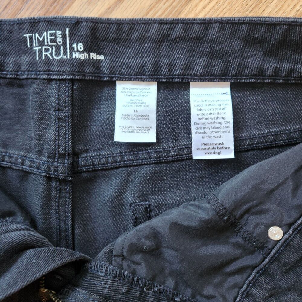 Time And Tru High Rise Denim Short Shorts Size 16 Black Wash Destroyed Raw Hem - Picture 3 of 5